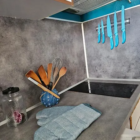 Lejlighed Cozy One-bedroom With Veranda And Parking