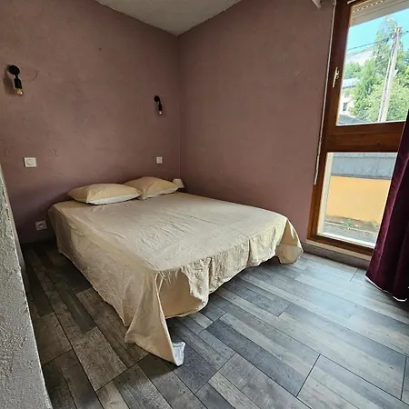 Cozy One-bedroom With Veranda And Parking