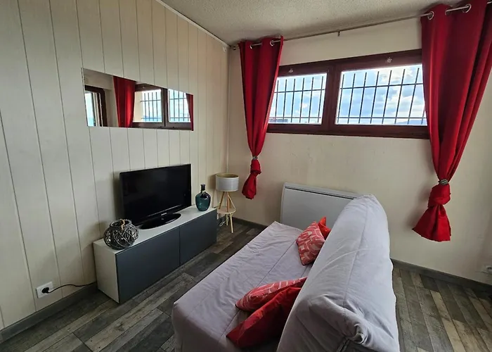 Appartamento Cozy One-bedroom With Veranda And Parking *