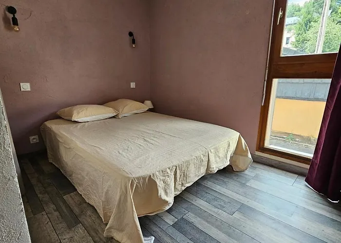 Cozy One-bedroom With Veranda And Parking