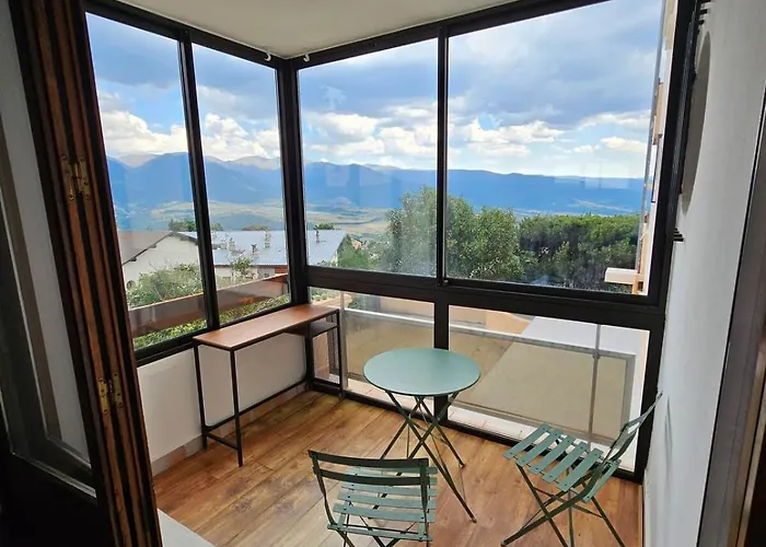 Cozy One-bedroom With Veranda And Parking Appartamento Font-Romeu-Odeillo-Via
