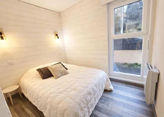 Apartamento Cozy One-bedroom With Veranda And Parking